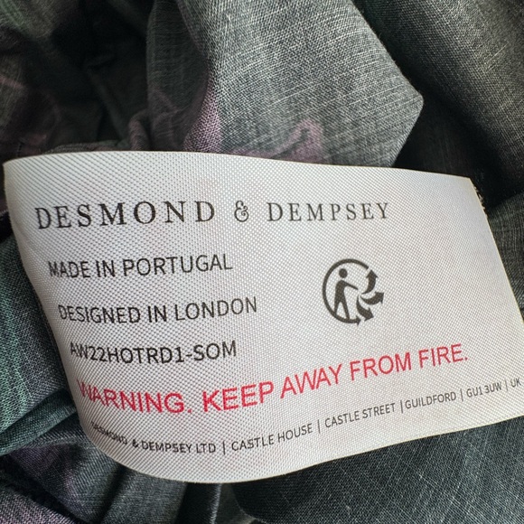 Desmond & Dempsey Capri Pajama Leisure Wear Pockets Black Floral Purple XS NEW - Picture 8 of 10